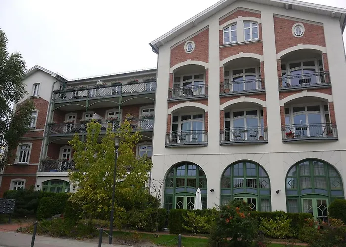 Hotel Waldhaus 25